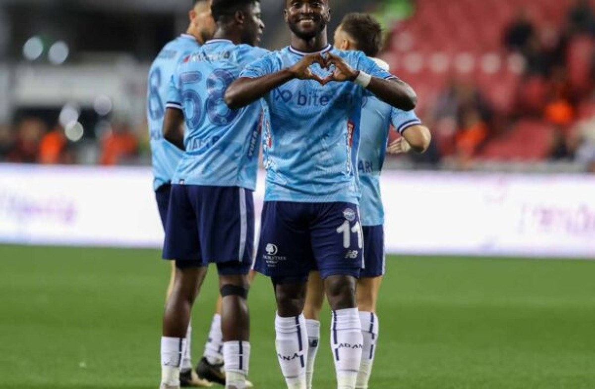 Ex-Corinthians e Santos, atacante Steven Mendoza marca primeiro gol na Turquia e celebra: ‘Especial’