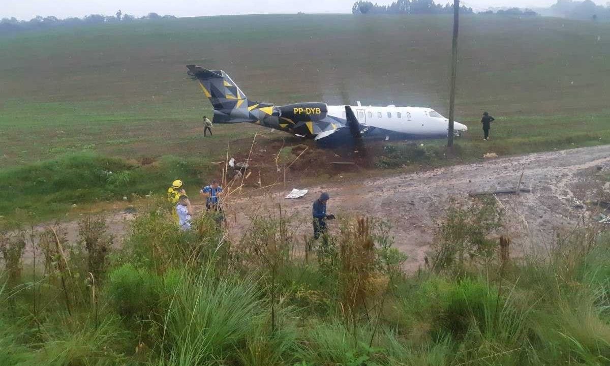 Incidente com avião da Cimed e registrado no RS nesta terça-feira -  (crédito: Redes sociais/Divulgação)