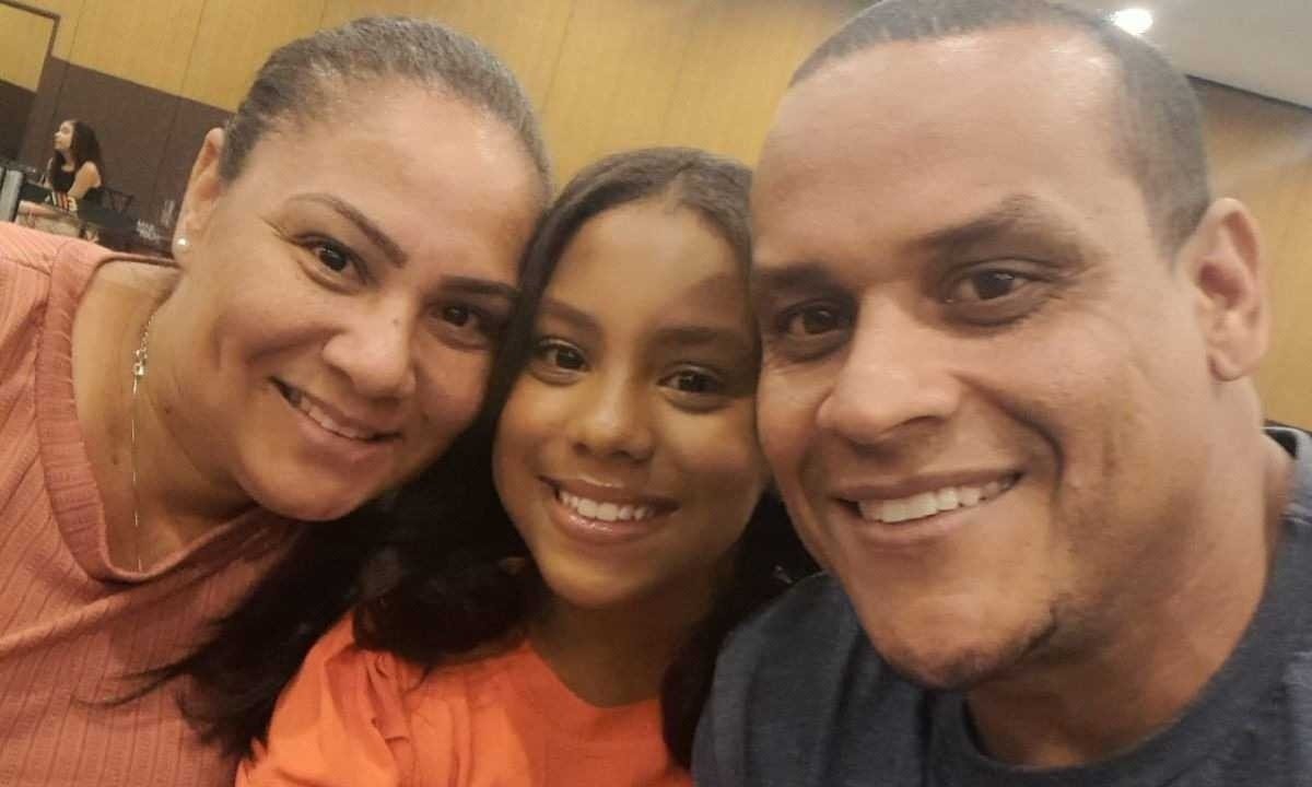 Luiz Eduardo Rodrigues ao lado da mulher, Rosiane Soares de Souza, e da filha, Stephany Soares de Souza Rodrigues -  (crédito: Arquivo pessoal)