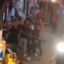 Vídeo: briga por divisão de conta de bar termina em pancadaria em Barbacena - @flagrantebq/Redes Sociais