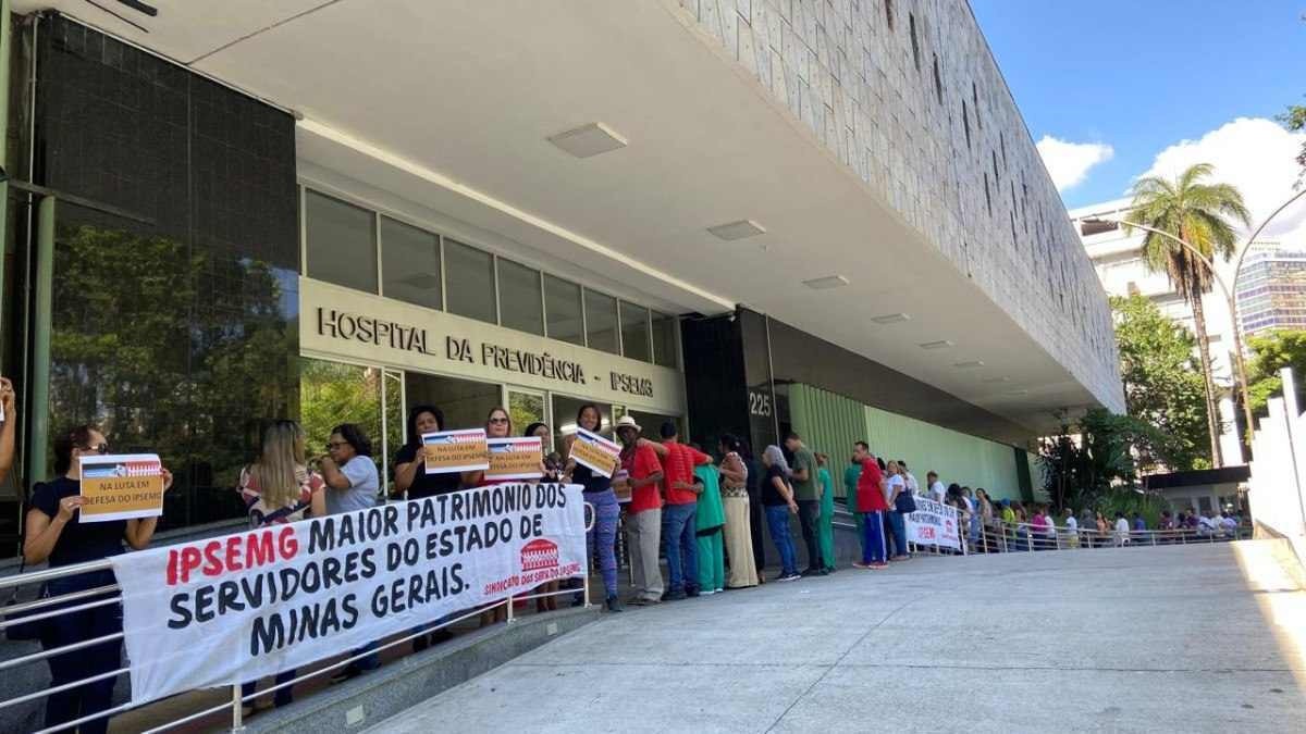 Servidores de Minas protestam contra aumento de contribuição ao Ipsemg