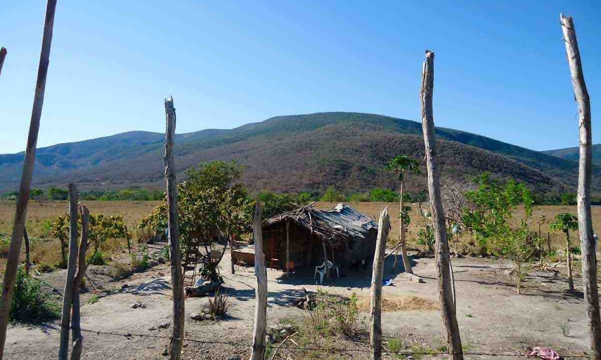 VALE DO JEQUITINHONHA É APONTADO COMO UMA das REGIÕES DE MINAS GERAIS QUE APRESENTAm NÍVEIS ELEVADOS DE VULNERABILIDADE SOCIAL -  (crédito: Luiz Ribeiro/EM/D. A Press. 21/11/2012)