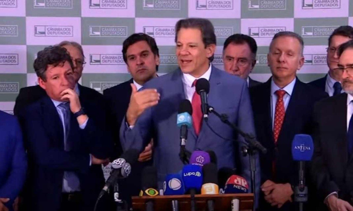 Ministro Fernando Haddad dá coletiva para anunciar entrega do Projeto de Lei Complementar que trata da Reforma Tributária à Câmara dos Deputados -  (crédito: Reprodução/Redes sociais)