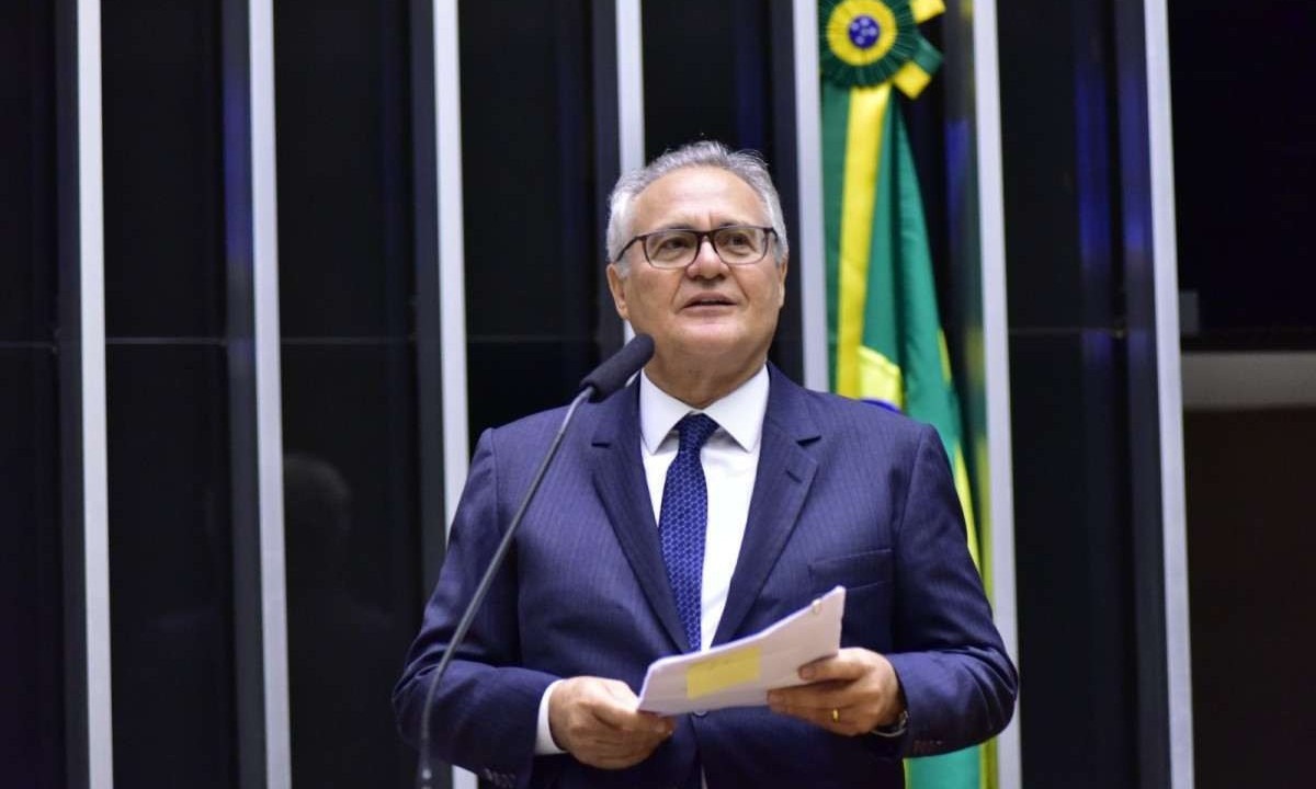 Deputado Renan Calheiros atribui redução da pobreza no Brasil a programas sociais -  (crédito: Zeca Ribeiro/Câmara dos Deputados)
