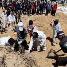'Horrorizado': a reação às centenas de corpos encontrados em vala comum em hospital de Gaza - Reuters