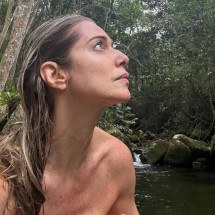 Letícia Spiller entra nua em cachoeira e momento íntimo enlouquece os fãs - Reprodução/Redes sociais