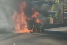 Carro pega fogo no Anel Rodoviário de BH; veja o vídeo 