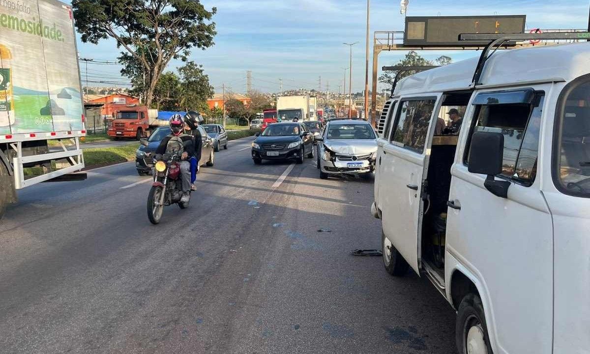 Trânsito no Anel Rodoviário chega na altura do bairro Betânia -  (crédito: Wellington Barbosa/EM/D.A.Press)
