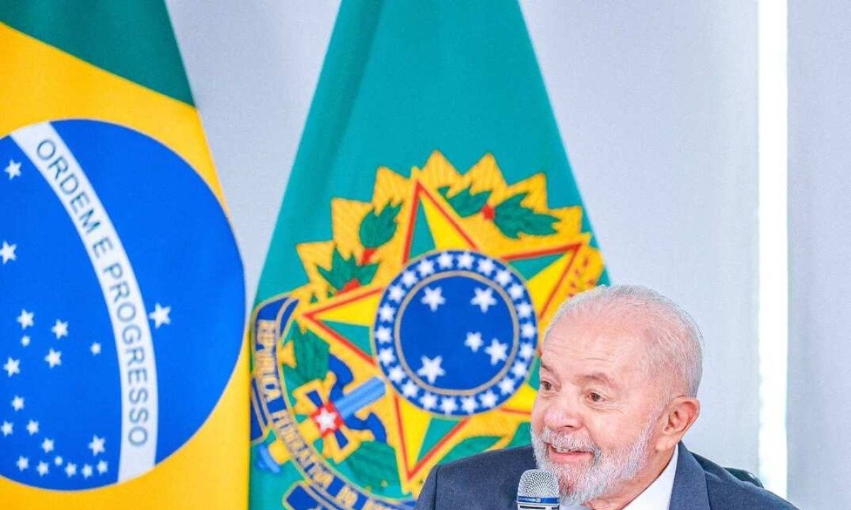 O governo Lula assinou reajuste em auxílio-alimentação, auxílio-saúde e assistência pré-escolar -  (crédito: Ricardo Stuckert / PR)