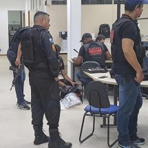 Miliciano infiltrado: como um falso policial enganou uma delegacia inteira - Lucas Araújo / Tupi