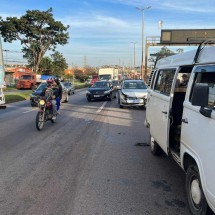 Engavetamento complica trânsito no Anel Rodoviário de BH - Wellington Barbosa/EM/D.A.Press