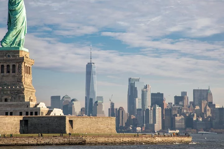 Novo arranha-céu na paisagem icônica de Nova York
