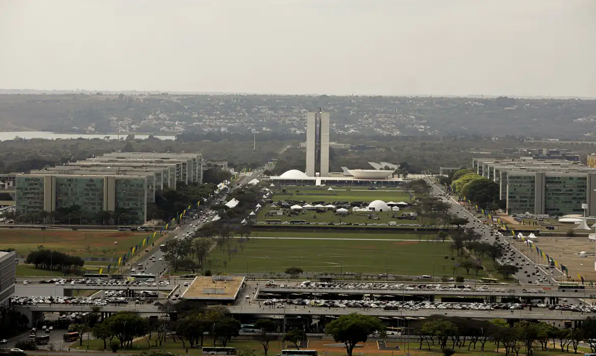 Governo reajusta em 52% auxÃ­lio-alimentaÃ§Ã£o de servidores federais -  (crédito: EBC)