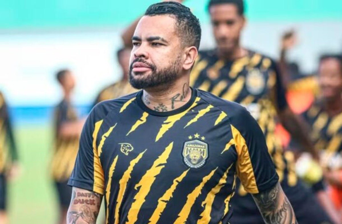 Amazonas anuncia a contratação de Dentinho, ex-Corinthians