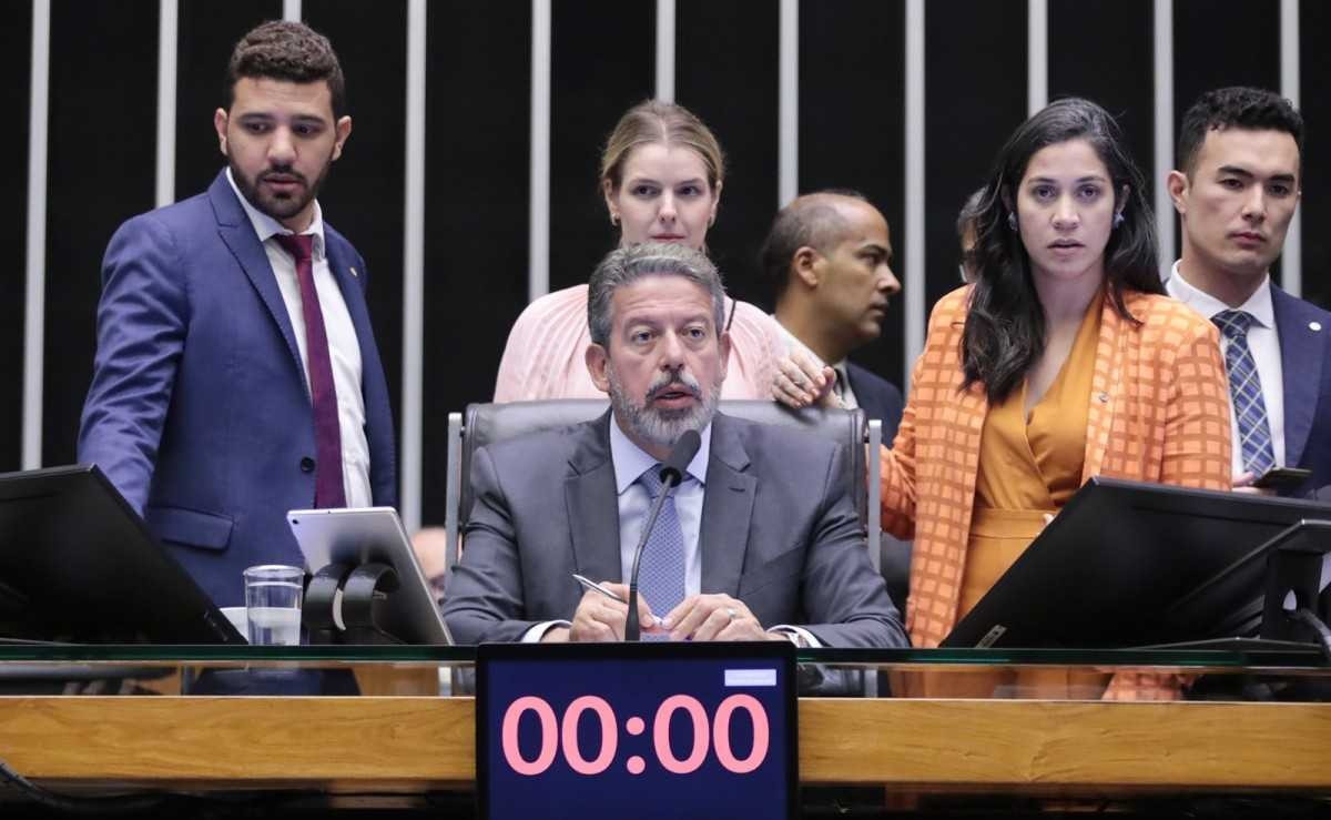Lira diz que Câmara soltaria Brazão se não fosse repercussão do crime