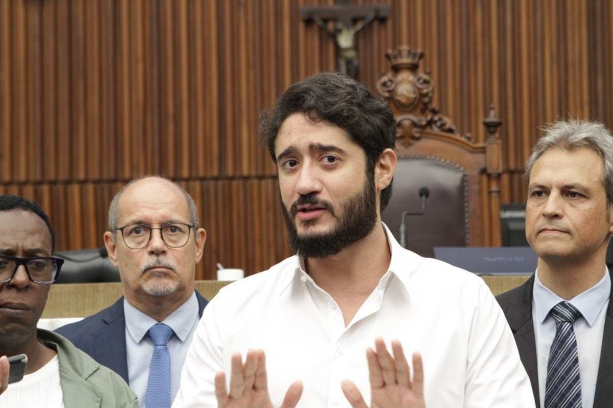 Gabriel Azevedo é multado por impulsionar postagens negativas contra Fuad