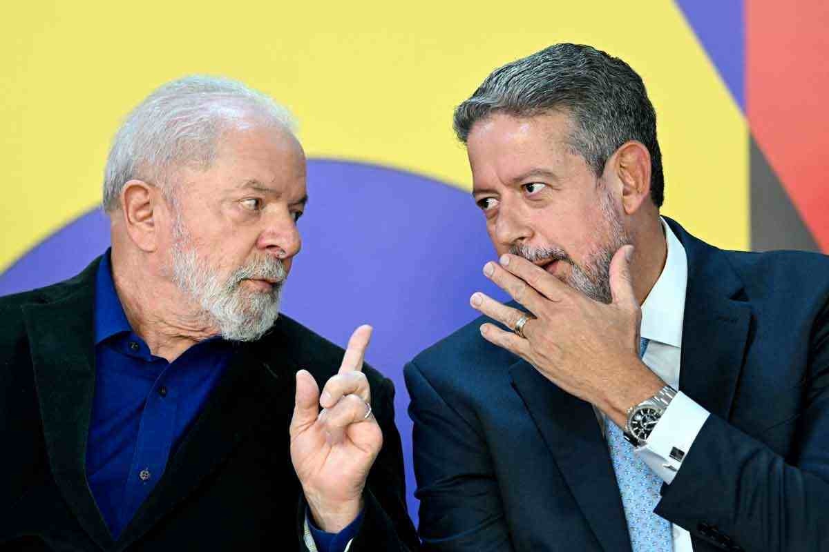 Lula vai procurar lideranças para tentar formatar nova articulação 