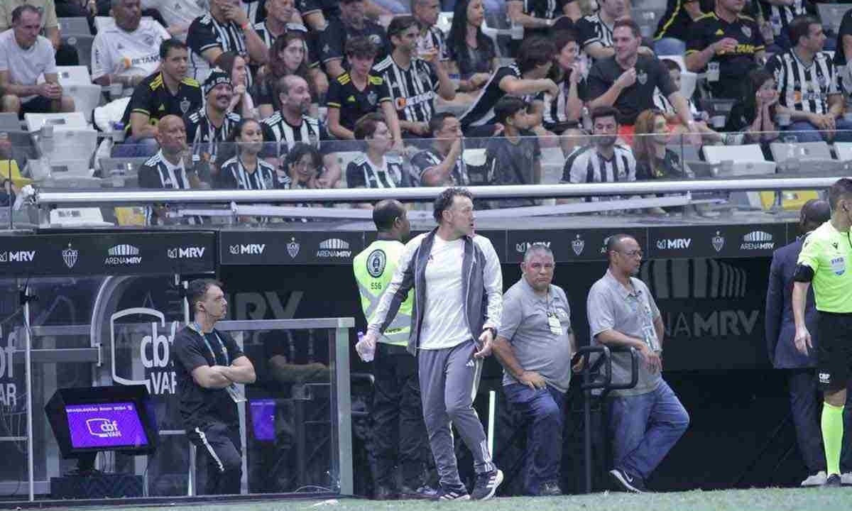 Treinador do Atlético há pouco mais de um mês, Gabriel Milito ganhou o Estadual e permanece invicto no comando da equipe -  (crédito: Edesio Ferreira/EM/D.A Press)