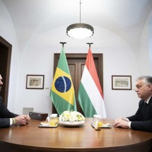 Eduardo Bolsonaro e Viktor Orbán se encontram na Hungria - Eduardo Bolsonaro/Redes Sociais