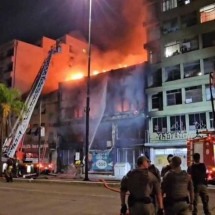 Incêndio em pousada mata nove pessoas em Porto Alegre - Reprodução/Redes sociais