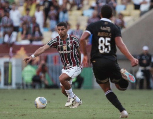 André é titular absoluto do Fluminense, mas ficará de molho -  (crédito: Foto: Lucas Merçon/FLUMINENSE FC)