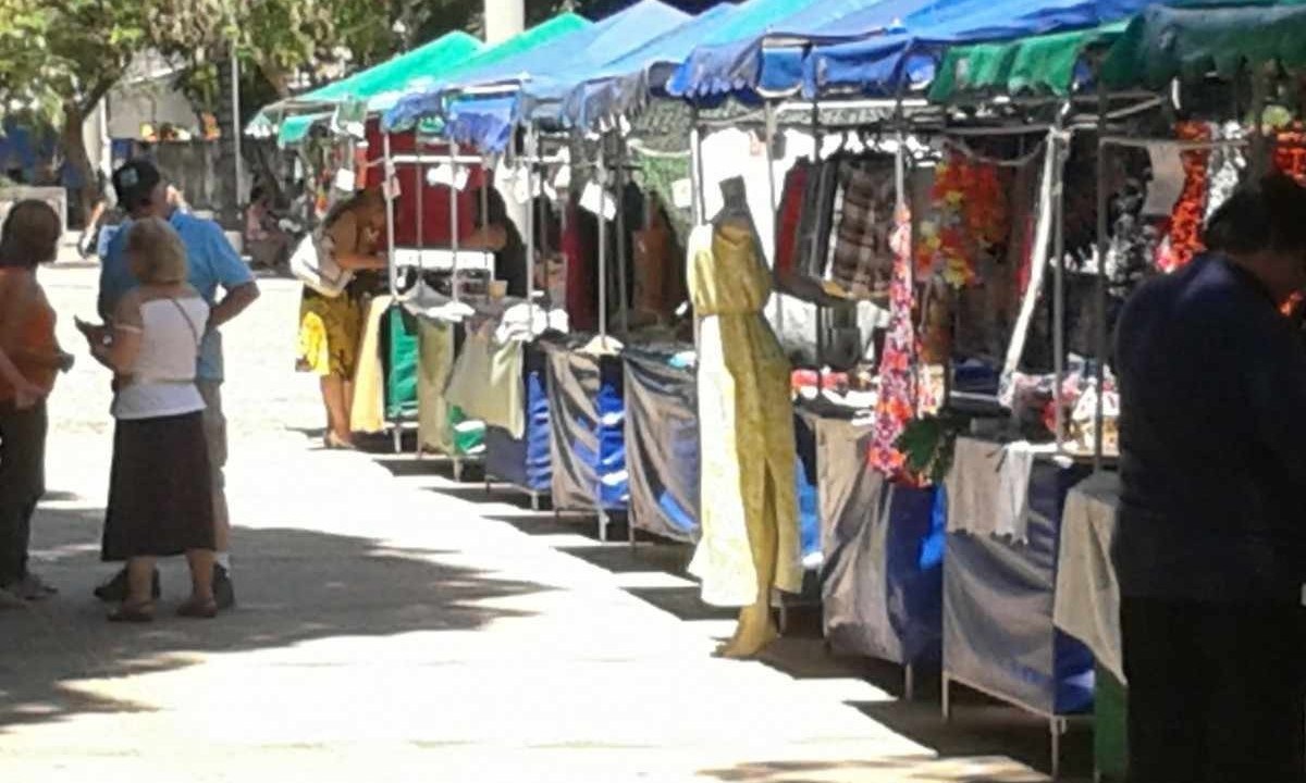 Feira de arte e artesanato retorna à Praça Duque de Caxias, no bairro Santa Tereza, em BH, neste domingo -  (crédito: Pedro Ferreira/EM/D.A.Press (01/02/2015))