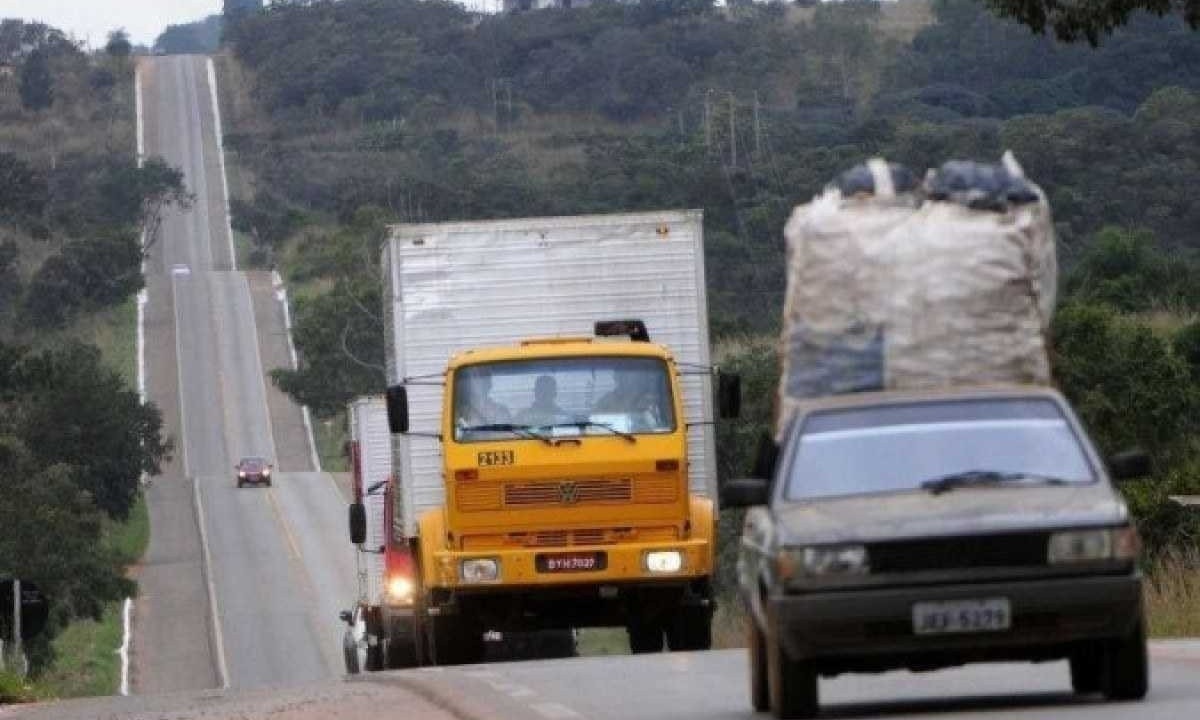 Rodovias brasileiras acumulam problemas -  (crédito: Minervino Júnior/CB)