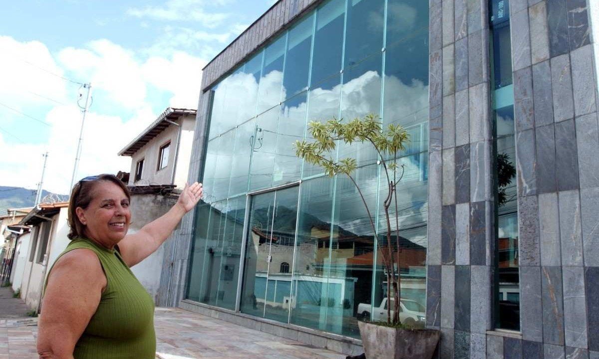 Professora aposentada, Maria do Rosário Gomes não vê a hora de assistir a um filme no Cine Ritz Mariana, que será inaugurado no feriado de 1º de Maio -  (crédito:  JAIR AMARAL/EM/D.A PRESS)
