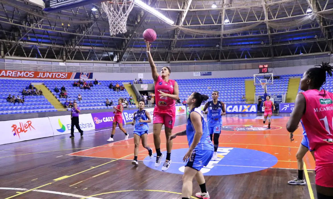 TV Brasil transmite mais um duelo da Liga de Basquete Feminino -  (crédito: EBC)