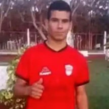 Jogador morre após bater a cabeça em muro durante jogo na Argentina - No Ataque Internacional