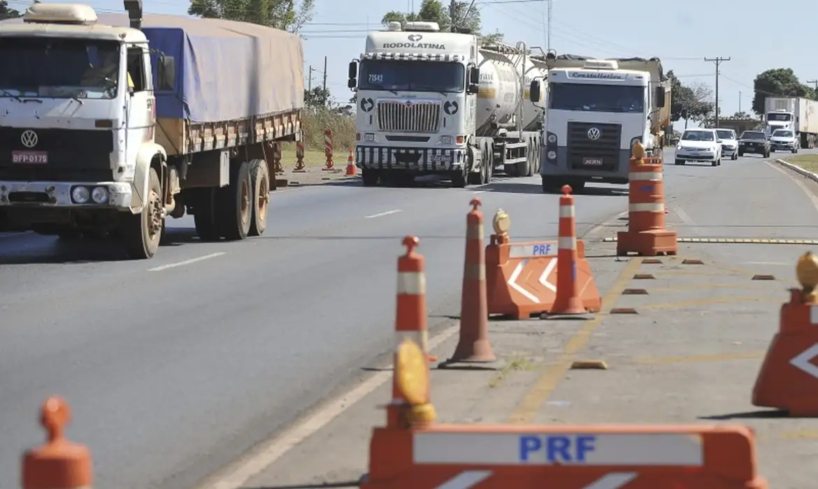 Motoristas têm até terça-feira para fazer exame toxicológico -  (crédito: EBC)