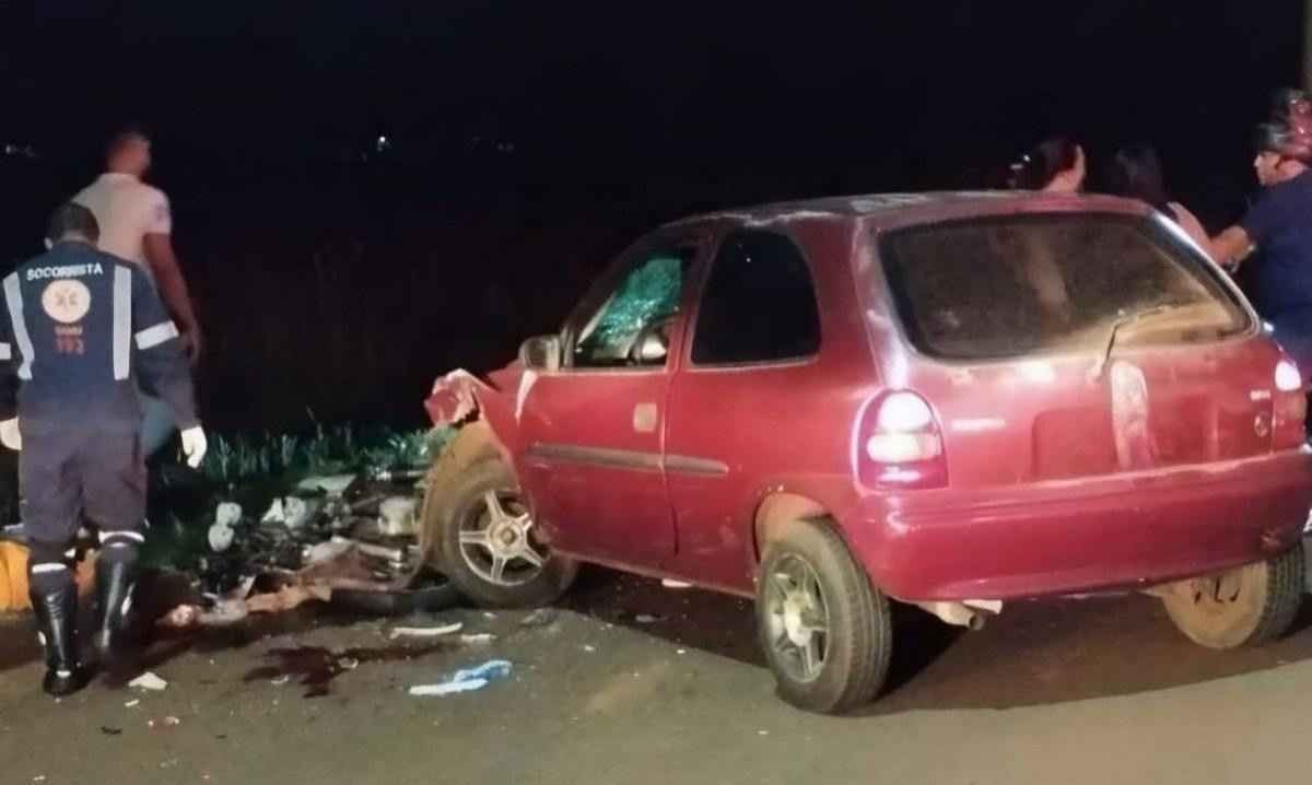 Motorista bêbado invade contramão, acerta moto e mulher morre em MG