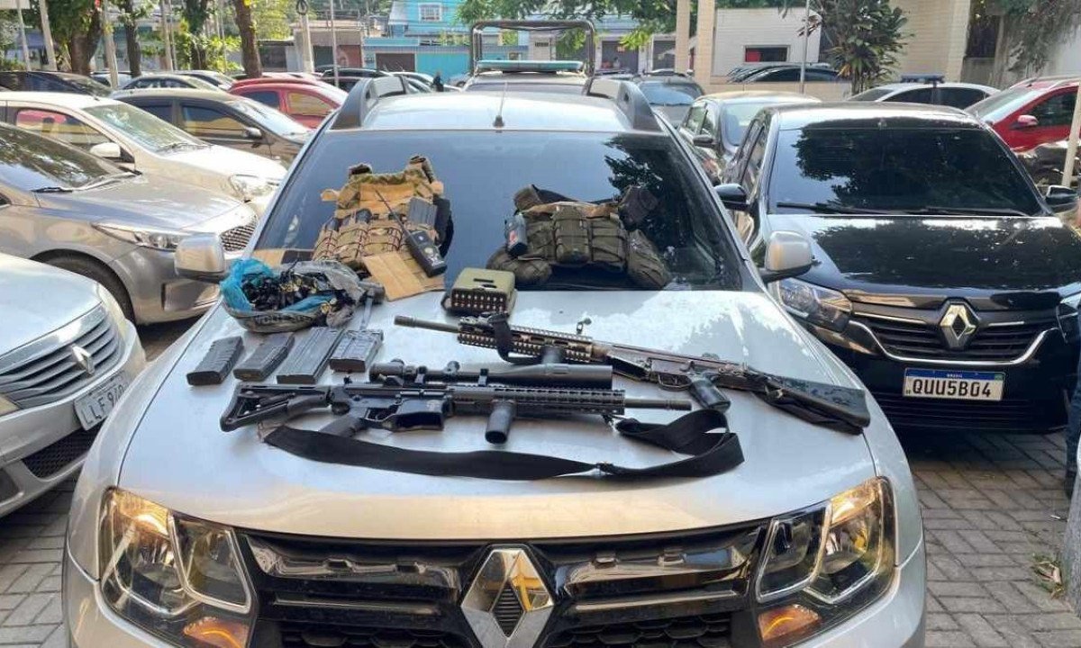 Armamento em grande quantidade foi apreendido -  (crédito: divulgação/PCERJ)