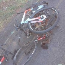 Sete ciclistas são atropelados por van na BR-040, em Paraopeba - Via 040/divulgação