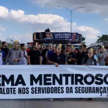 Servidores da Segurança de Minas protestam por reajuste e fecham MG-010 - Reprodução/Redes Sociais