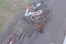 Sete ciclistas são atropelados por van na BR-040, em Paraopeba