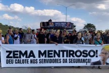 Servidores da Segurança de Minas protestam por reajuste e fecham MG-010