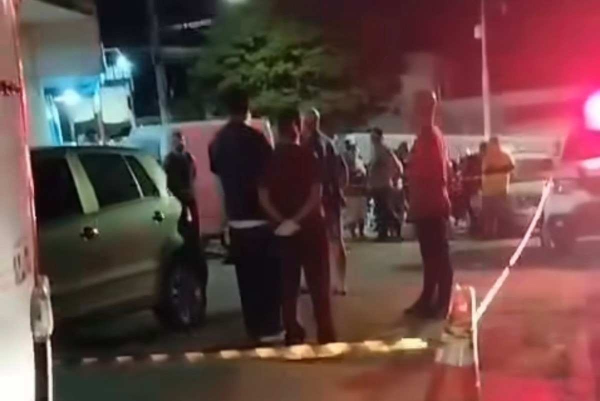 Mulher desmaia ao volante, atropela casal e mata homem na Grande BH