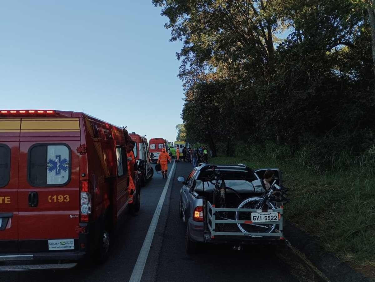 Ciclistas atropelados na BR-040 estão em estado grave no João XXIII