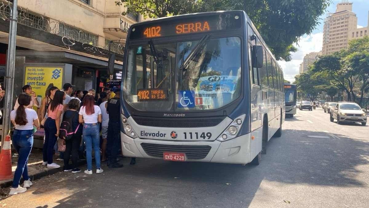 Motorista de ônibus é esfaqueado no Centro de BH 