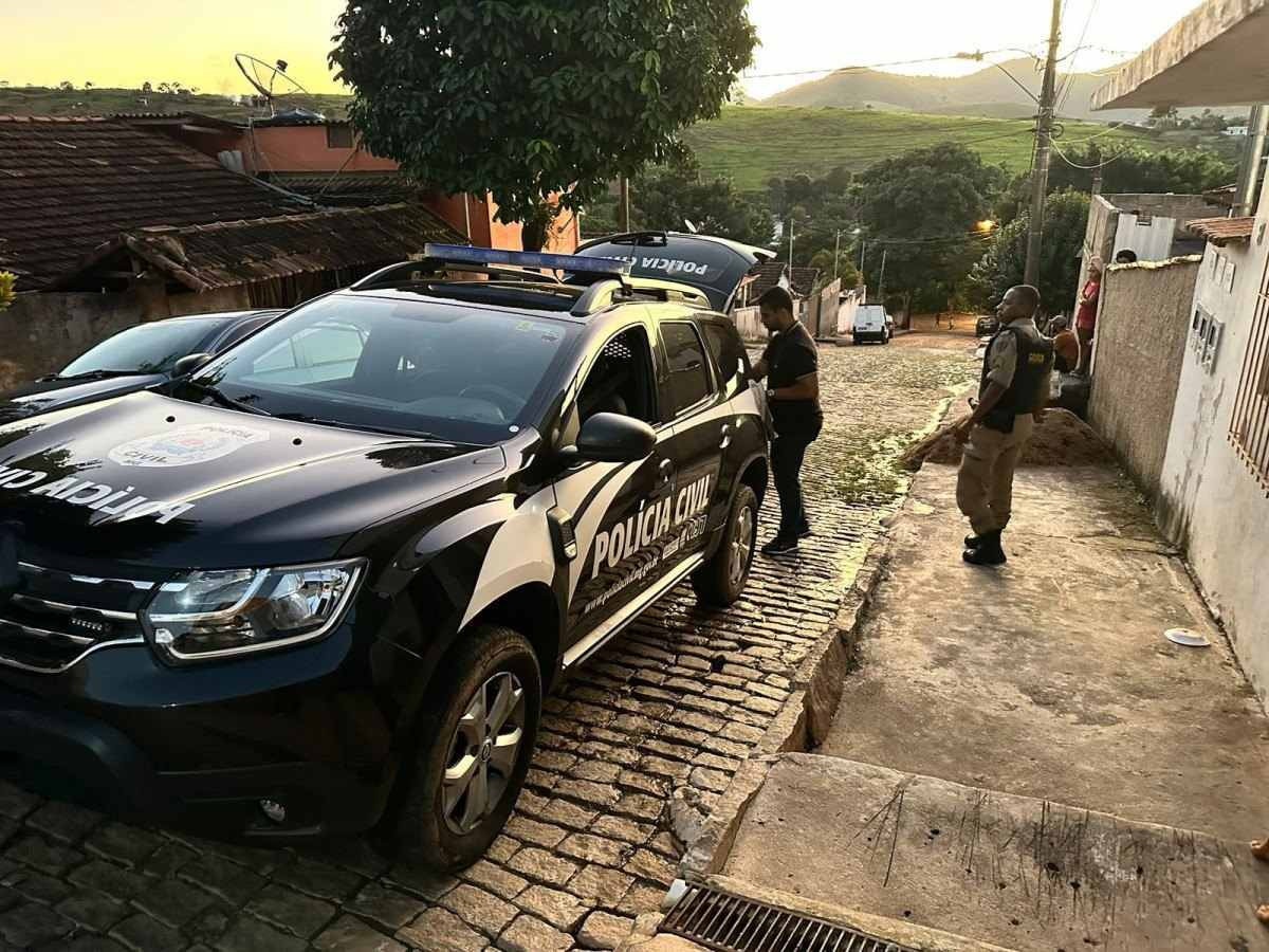 Padrasto é preso por chantagear enteada de 12 anos a gravar vídeos íntimos