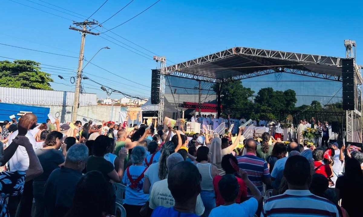 Missa do Trabalhador, em Contagem, celebra o trabalho e seu santo protetor, São José Operário  -  (crédito: Edésio Ferreira/EM/D.A.Press)