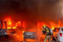 Incêndio em oficina mecânica deixa 12 veículos destruídos em cidade mineira