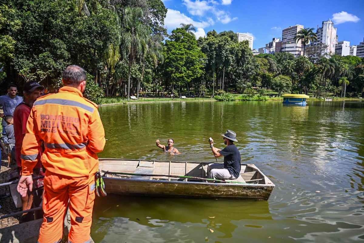 Homem pula em lago do Parque Municipal de BH e se afoga