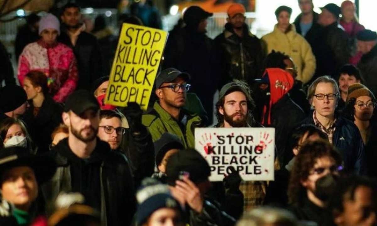 Pesquisa mostrou que há viés racial nas abordagens -  (crédito: Eduardo Munoz/AFP)