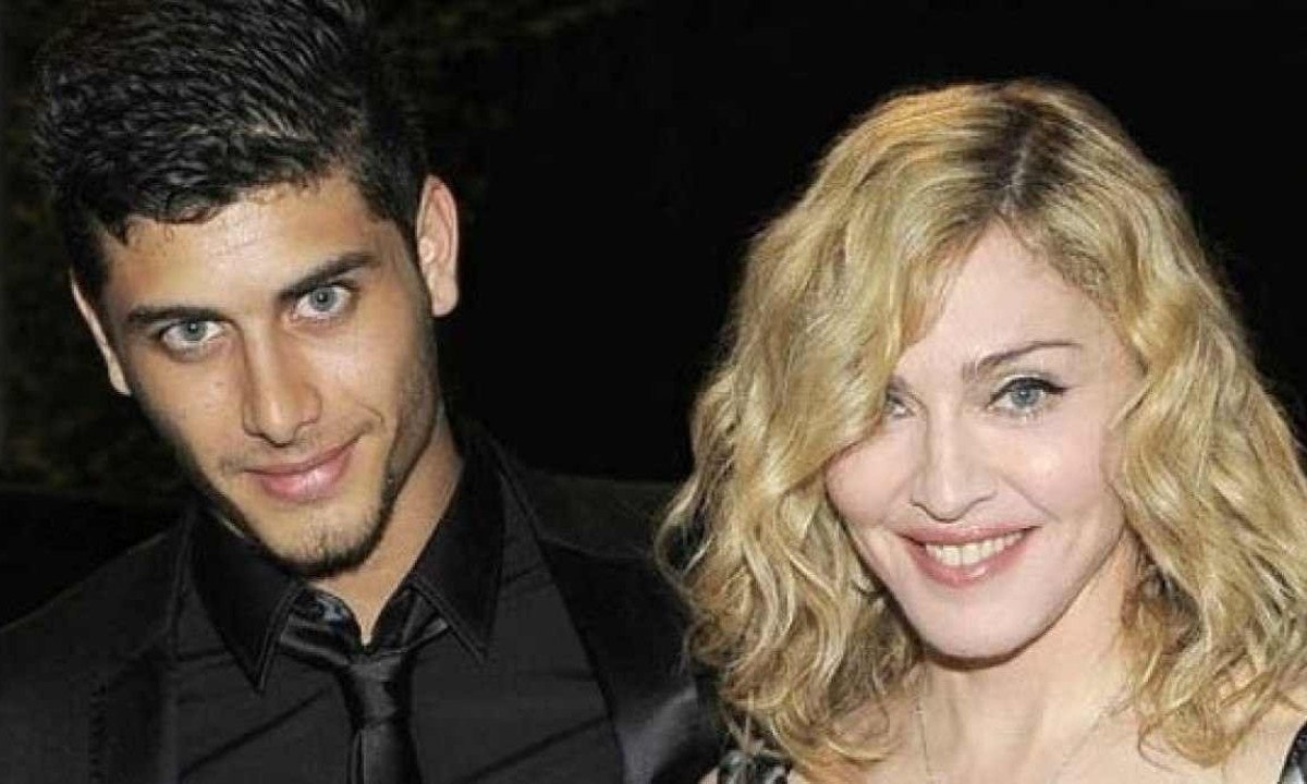Madonna e Jesus Luz namoraram durante cerca de um ano e meio -  (crédito: Reprodução)
