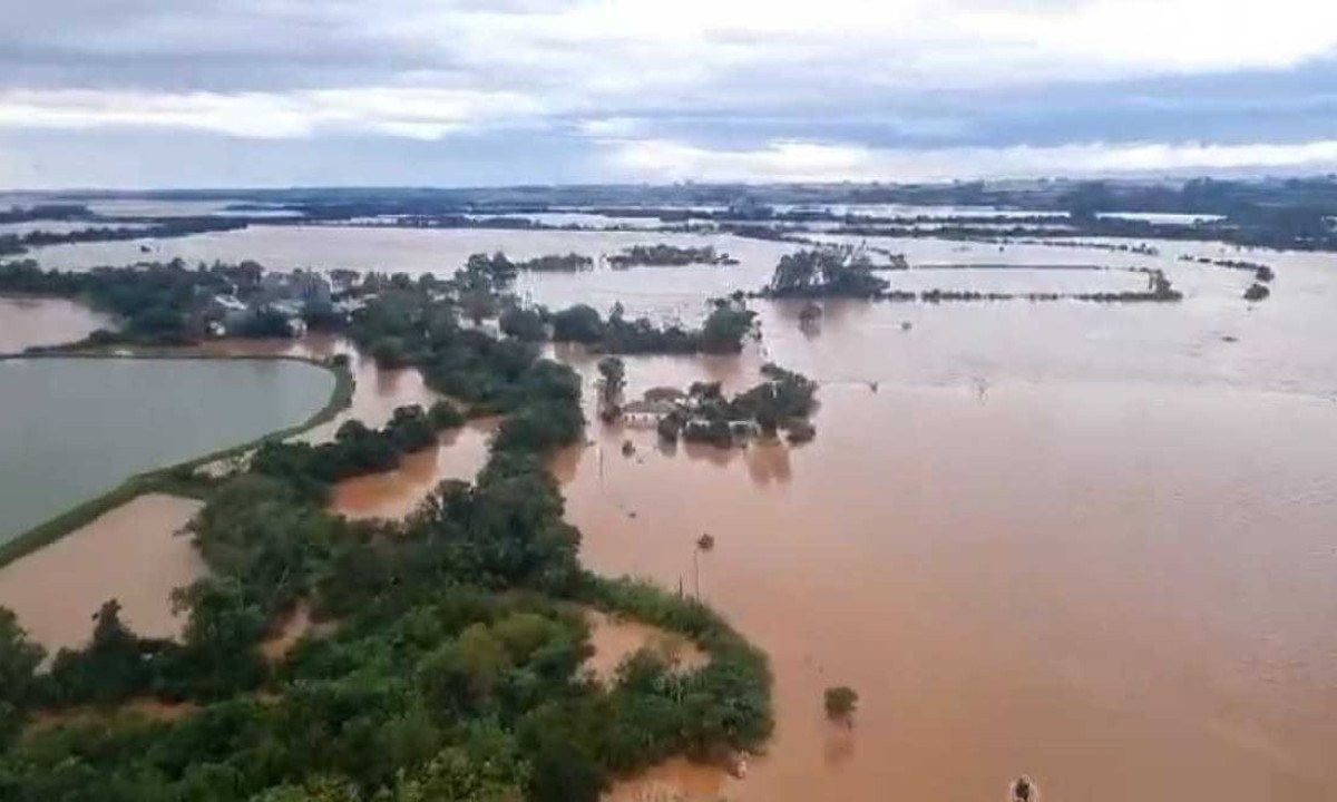 O Rio Grande do Sul está sendo castigado pelas fortes chuvas -  (crédito: FAB/Divulgação)