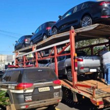 Polícia apreende 15 veículos em operação contra fraude e venda - Divulgação/PCMG