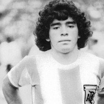 Filhos de Maradona pedem exumação de corpo do jogador na Justiça - No Ataque Internacional