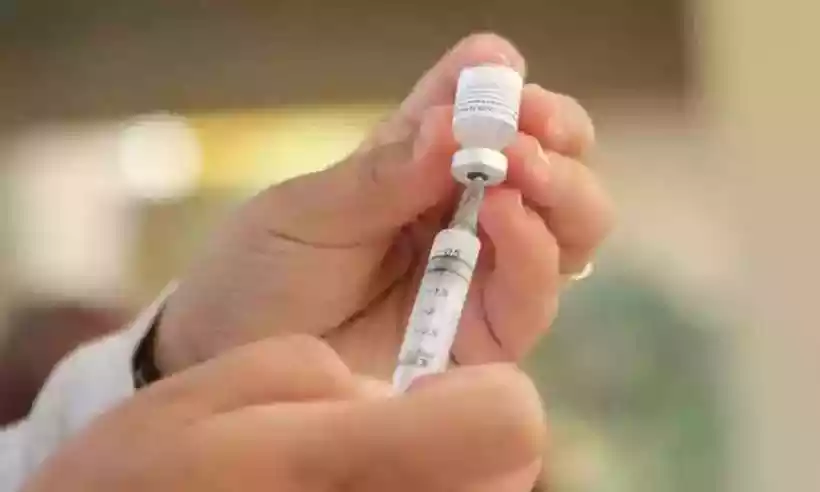 Vacinas contra Covid chegam ao Brasil após falta de estoques - Edesio Ferreira/EM/D.A Press